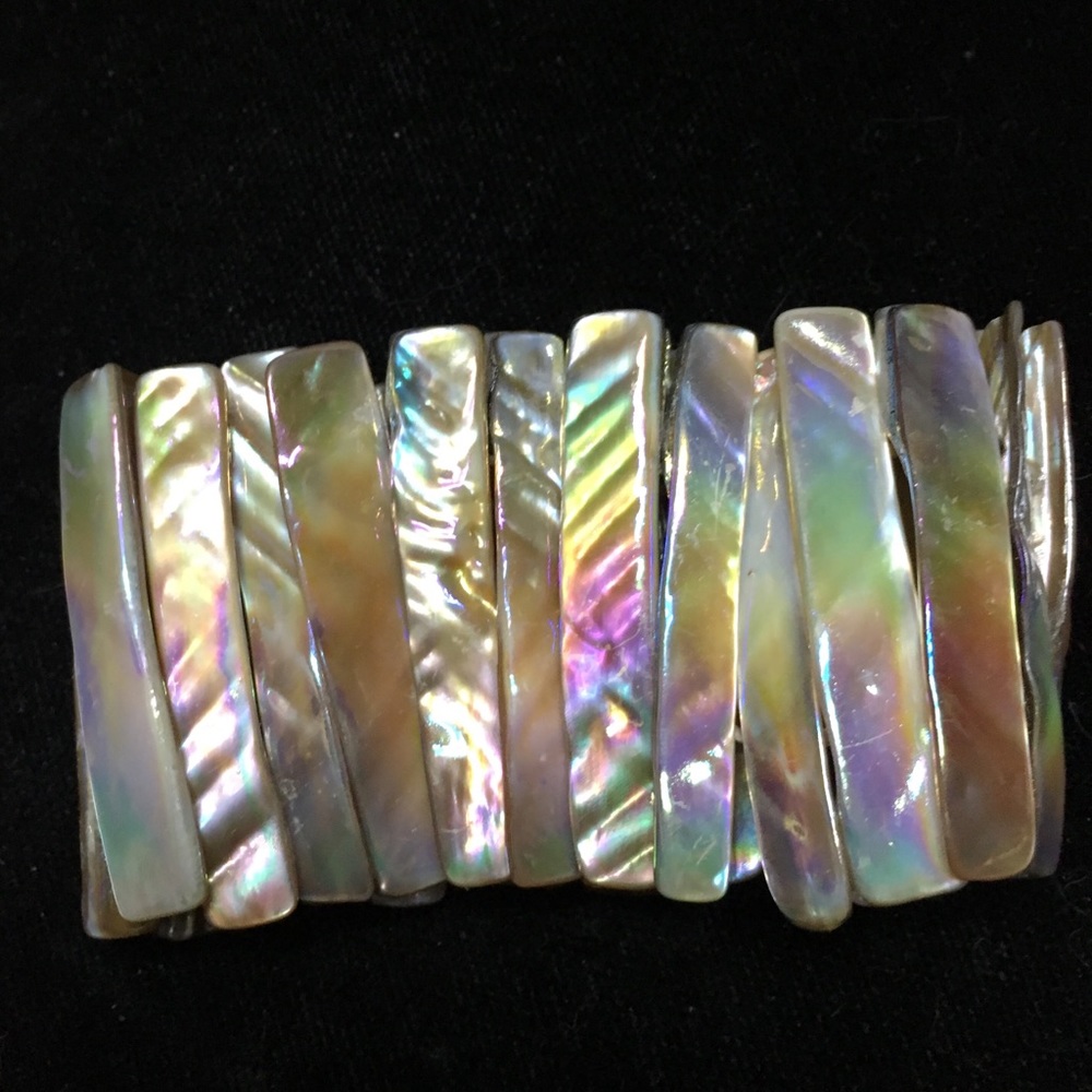 Two Heavy Shell Bracelets High Quality - Picture 5 of 8